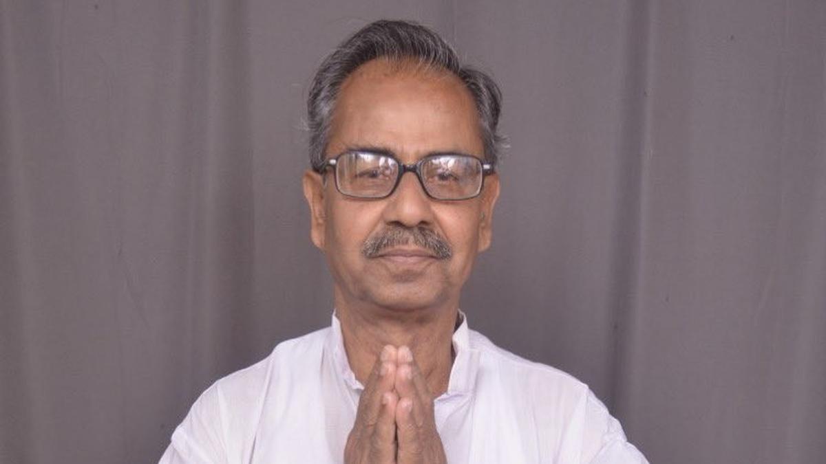 पूर्व मंत्री और तृणमूल नेता अशिष बनर्जी पार्टी कार्यालय में मृत पाए गए